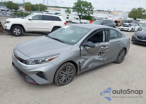 2022 Kia Forte Gt-Line z USA, uszkodzony, nr VIN 3KPF54AD9NE491140